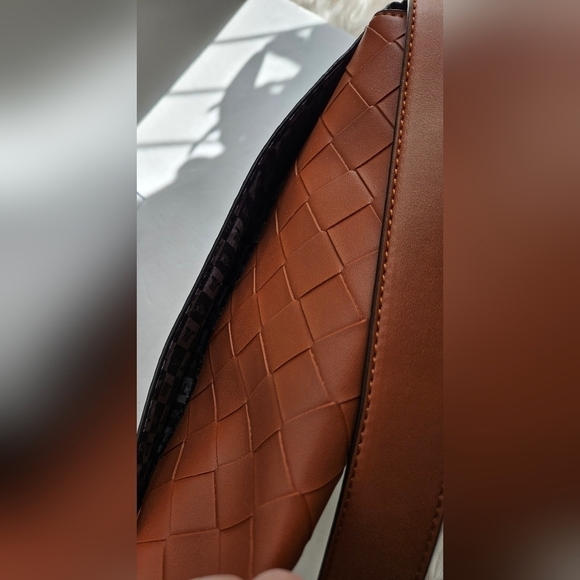 LONDON FOG COLLECTION ASTOR SHOULDER BAG COGNAC - Picture 4 of 9